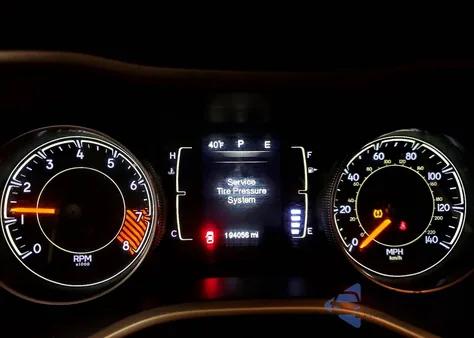 2014 Jeep Cherokee Latitude z USA, uszkodzony, nr VIN 1C4PJMCS9EW286158